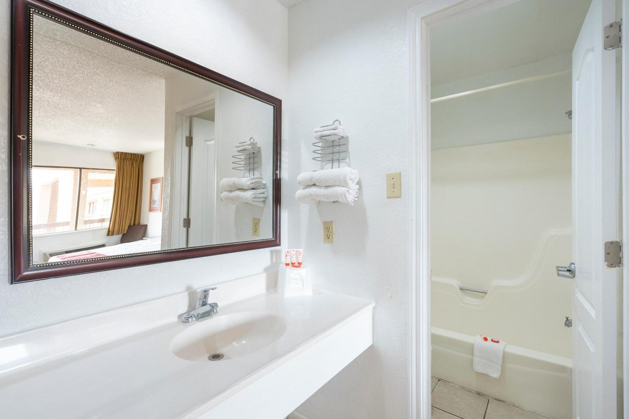 Oyo Hotel Groesbeck ภายนอก รูปภาพ