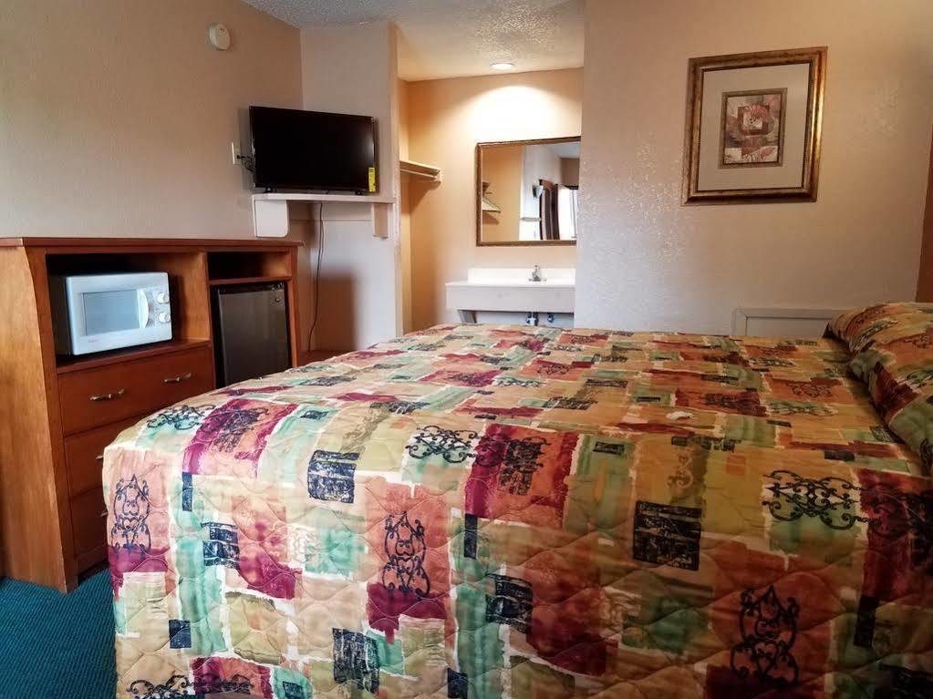 Oyo Hotel Groesbeck ภายนอก รูปภาพ