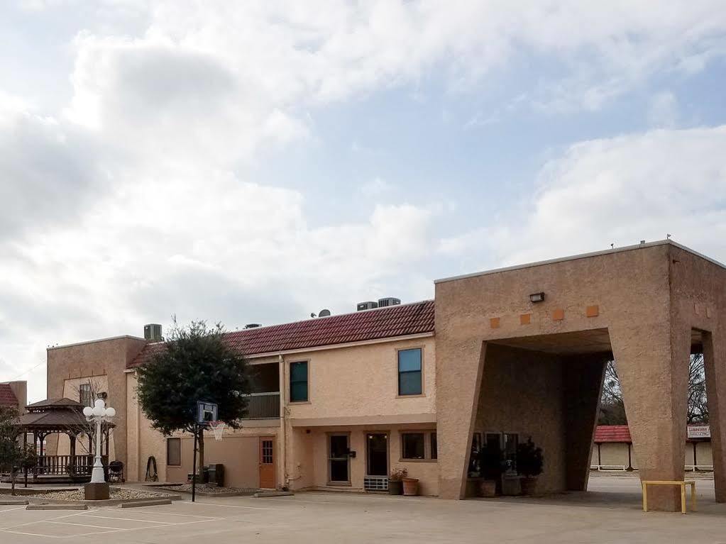 Oyo Hotel Groesbeck ภายนอก รูปภาพ