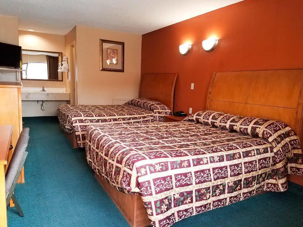 Oyo Hotel Groesbeck ภายนอก รูปภาพ