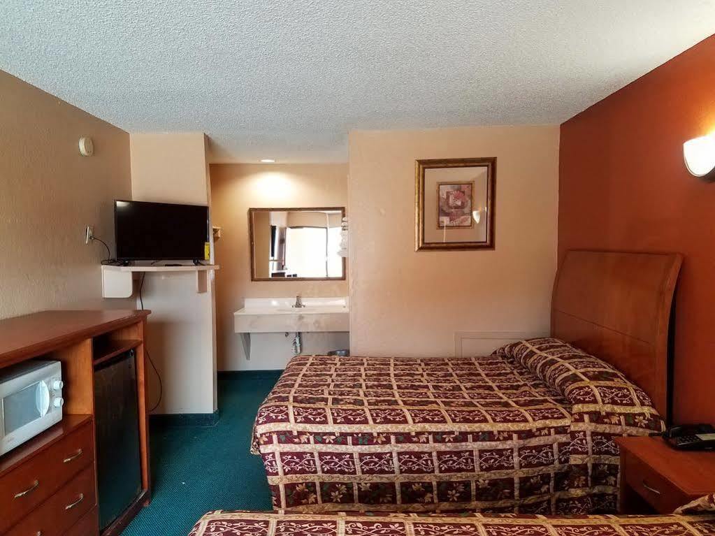 Oyo Hotel Groesbeck ภายนอก รูปภาพ