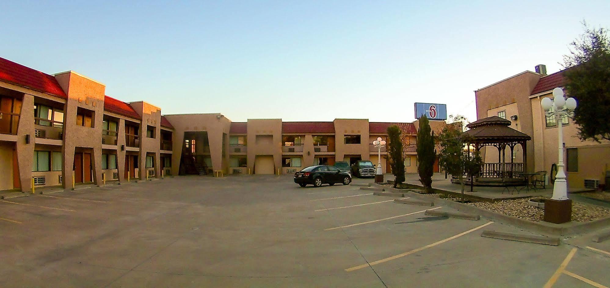 Oyo Hotel Groesbeck ภายนอก รูปภาพ